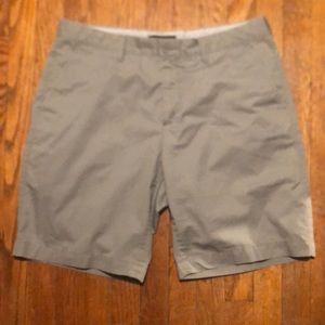 The Men’s Store Bloomingdales dress shorts waist size 34